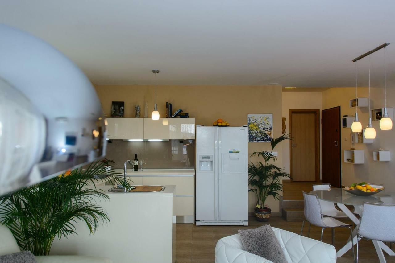 Ferienwohnung sunrise app Trogir Exterior foto